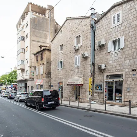 Apartament Dea *