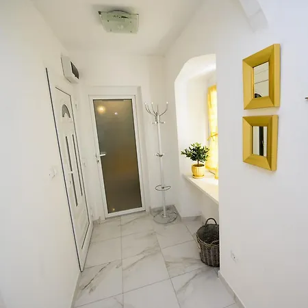 Dea Apartment