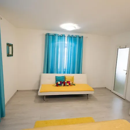 Dea Apartment *