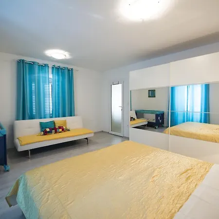 Dea Apartment Split