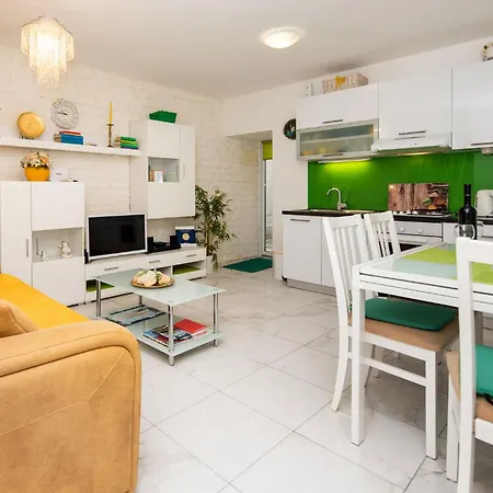 Dea Apartment Split
